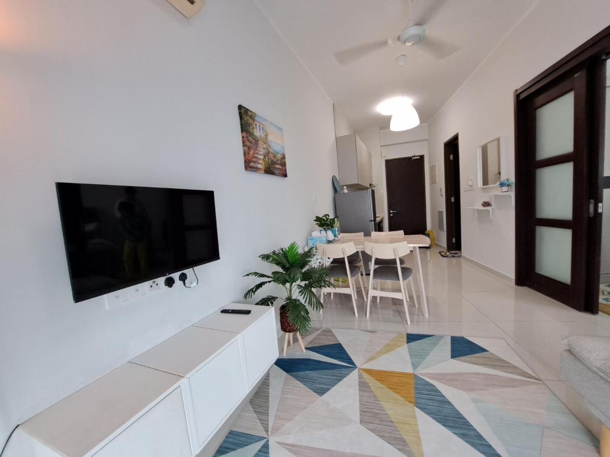 Cozy Country Garden At Dangabay Of Jb, Free Wifi And Streaming * Johor Bahru