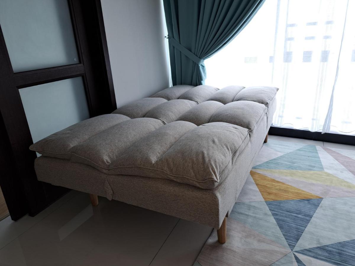 Apartemen Cozy Country Garden At Dangabay Of Jb, Free Wifi And Streaming *