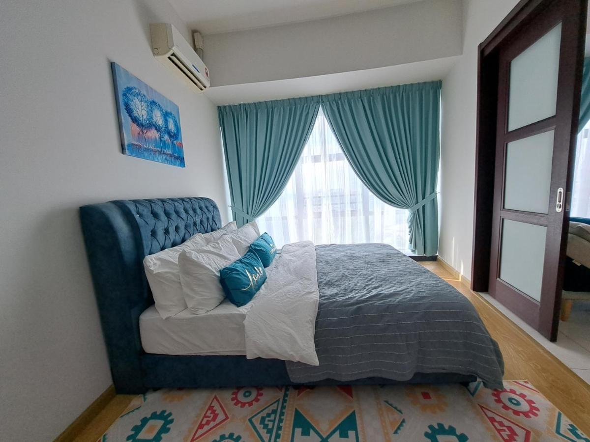 Apartemen Cozy Country Garden At Dangabay Of Jb, Free Wifi And Streaming *