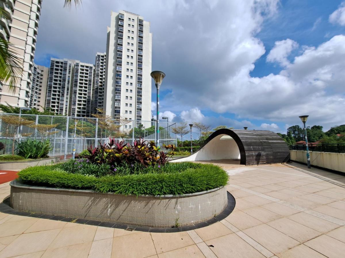 Apartemen Cozy Country Garden At Dangabay Of Jb, Free Wifi And Streaming